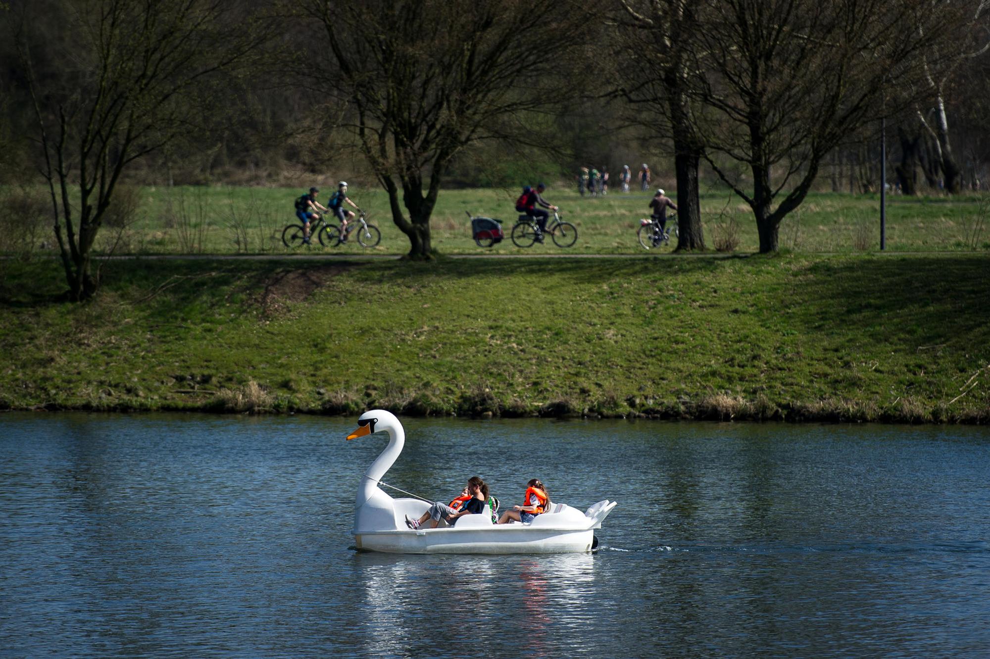 Die Tretboote am Kemnader See dürfen ohne Maske gefahren werden.
