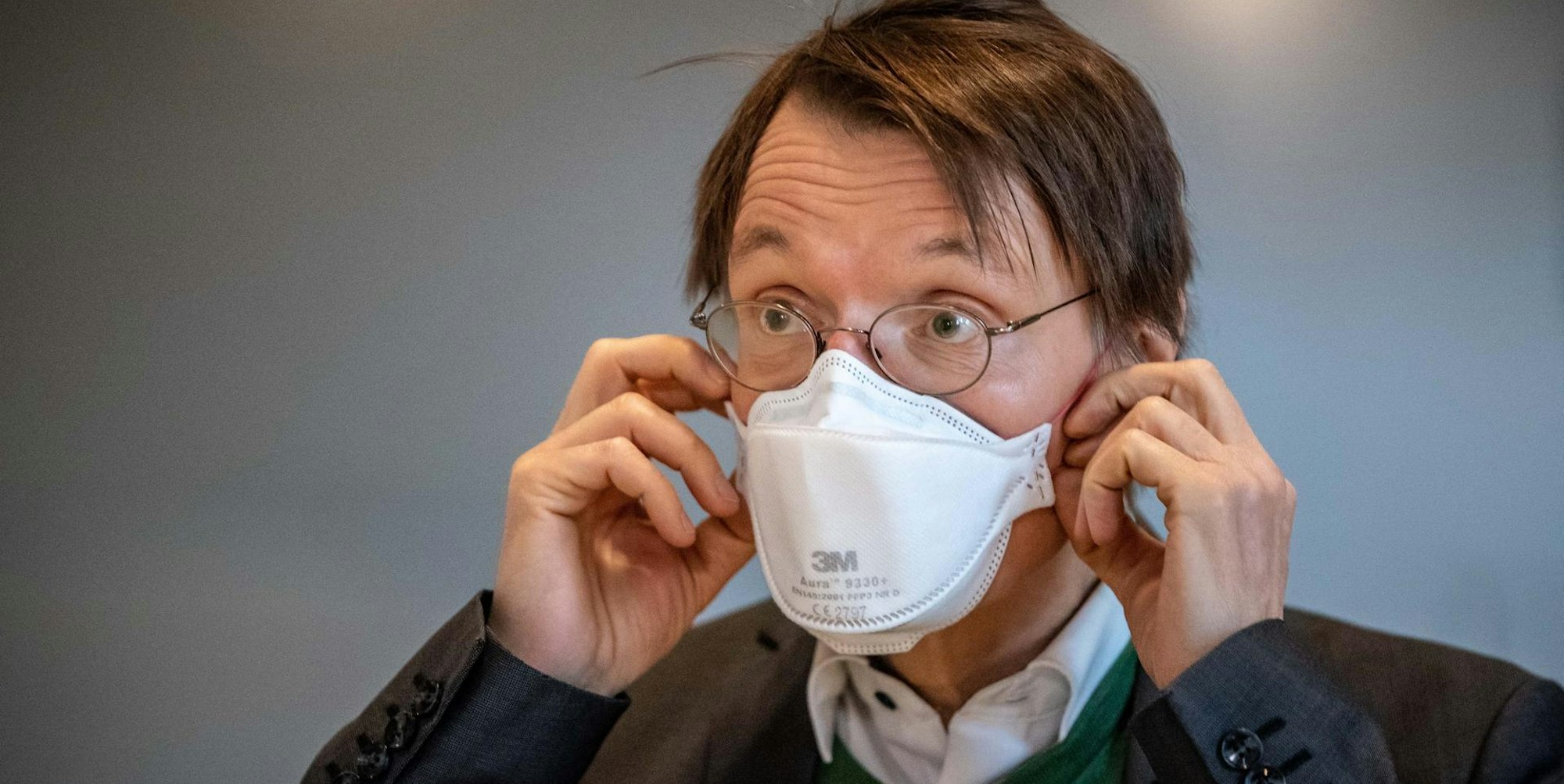 Karl Lauterbach mit Maske