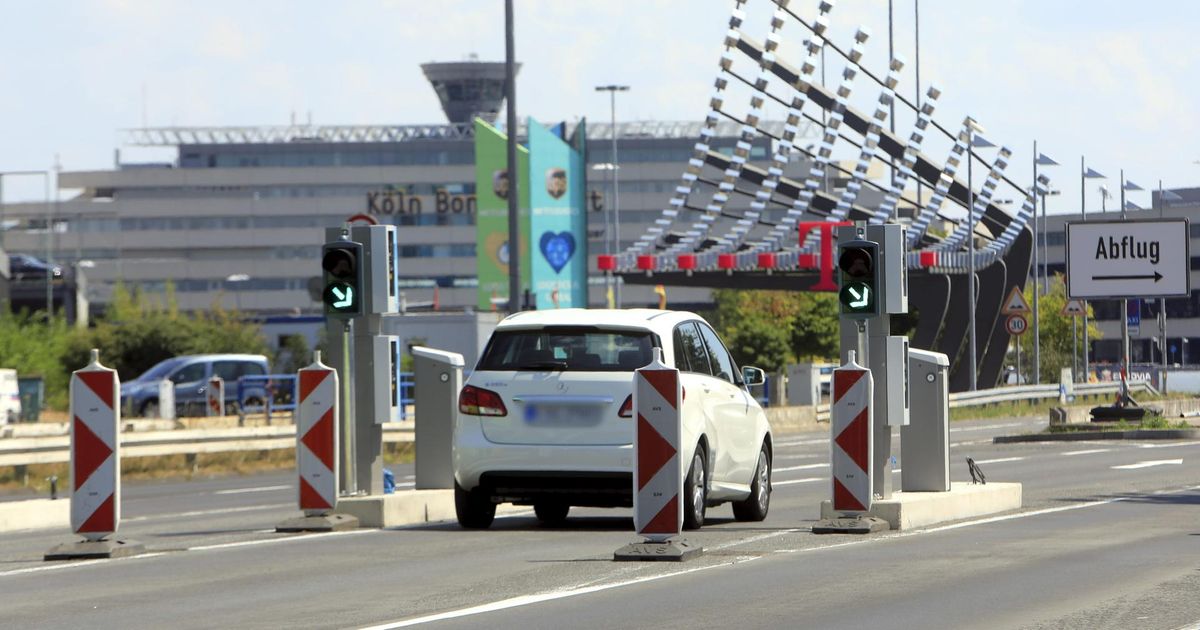 ärger Beim Parken In Anwohnerstraßen Nähe Flughafen Schönefeld www.express.de