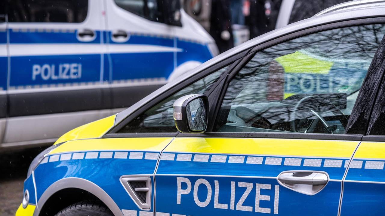 Polizei bei einem Einsatz in Köln