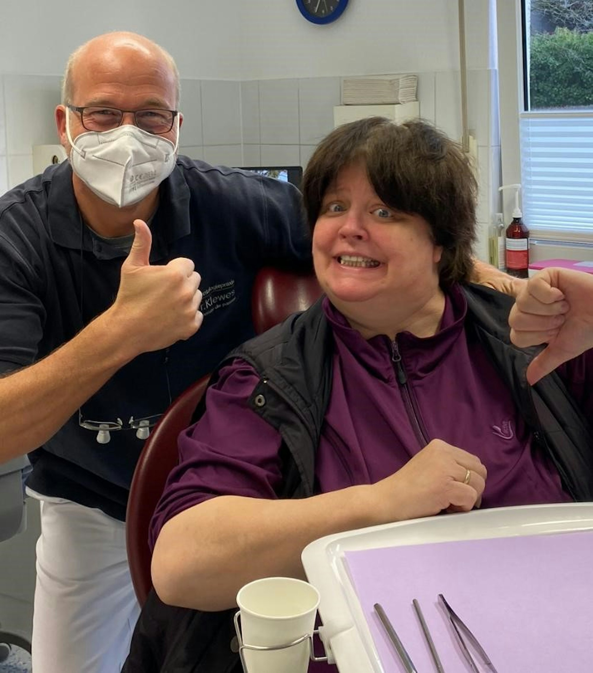 Ingrid Kühne mit zahnarzt