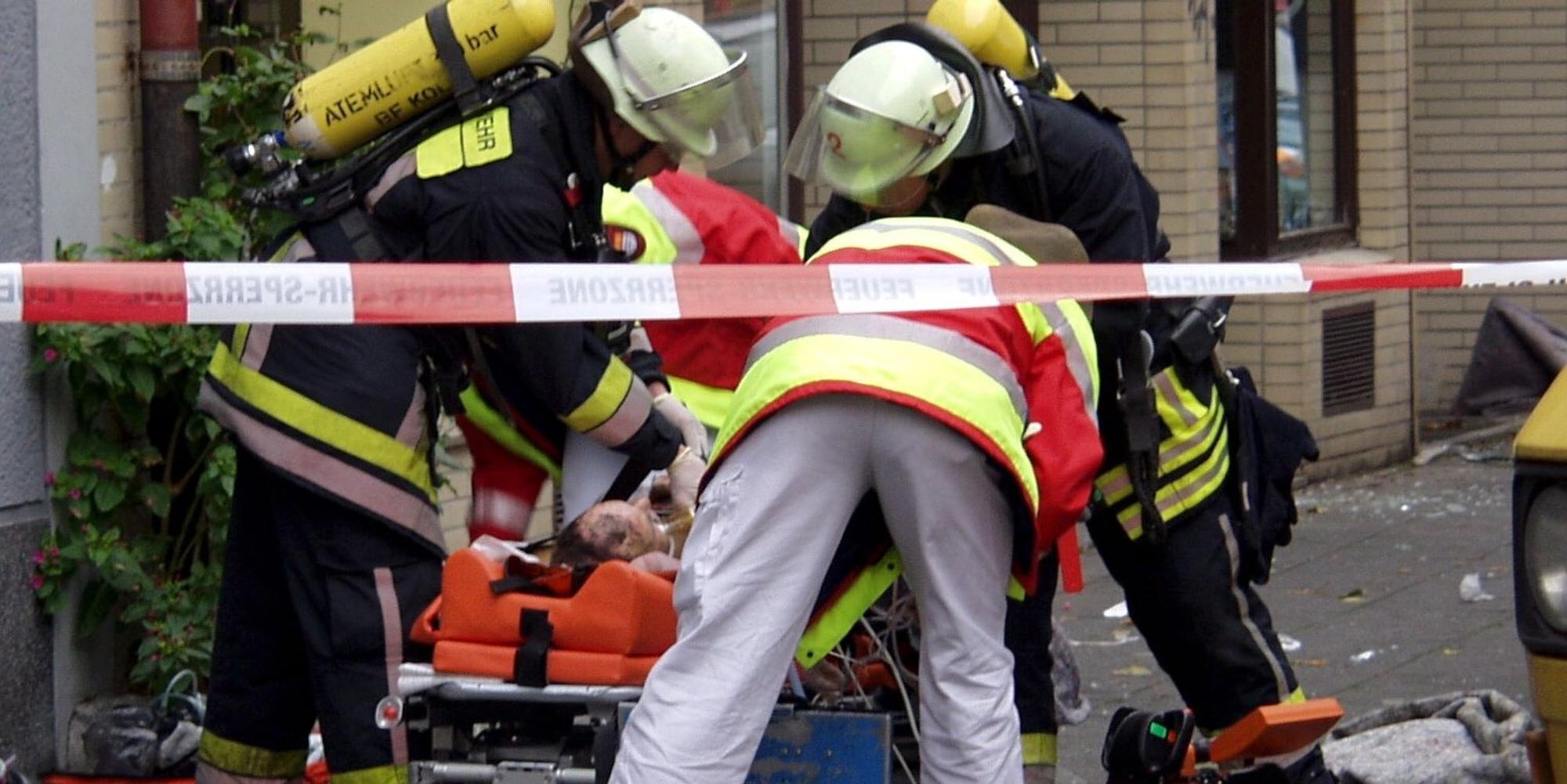 Einsatzkräfte am Neumarkt nach der Gasexplosion