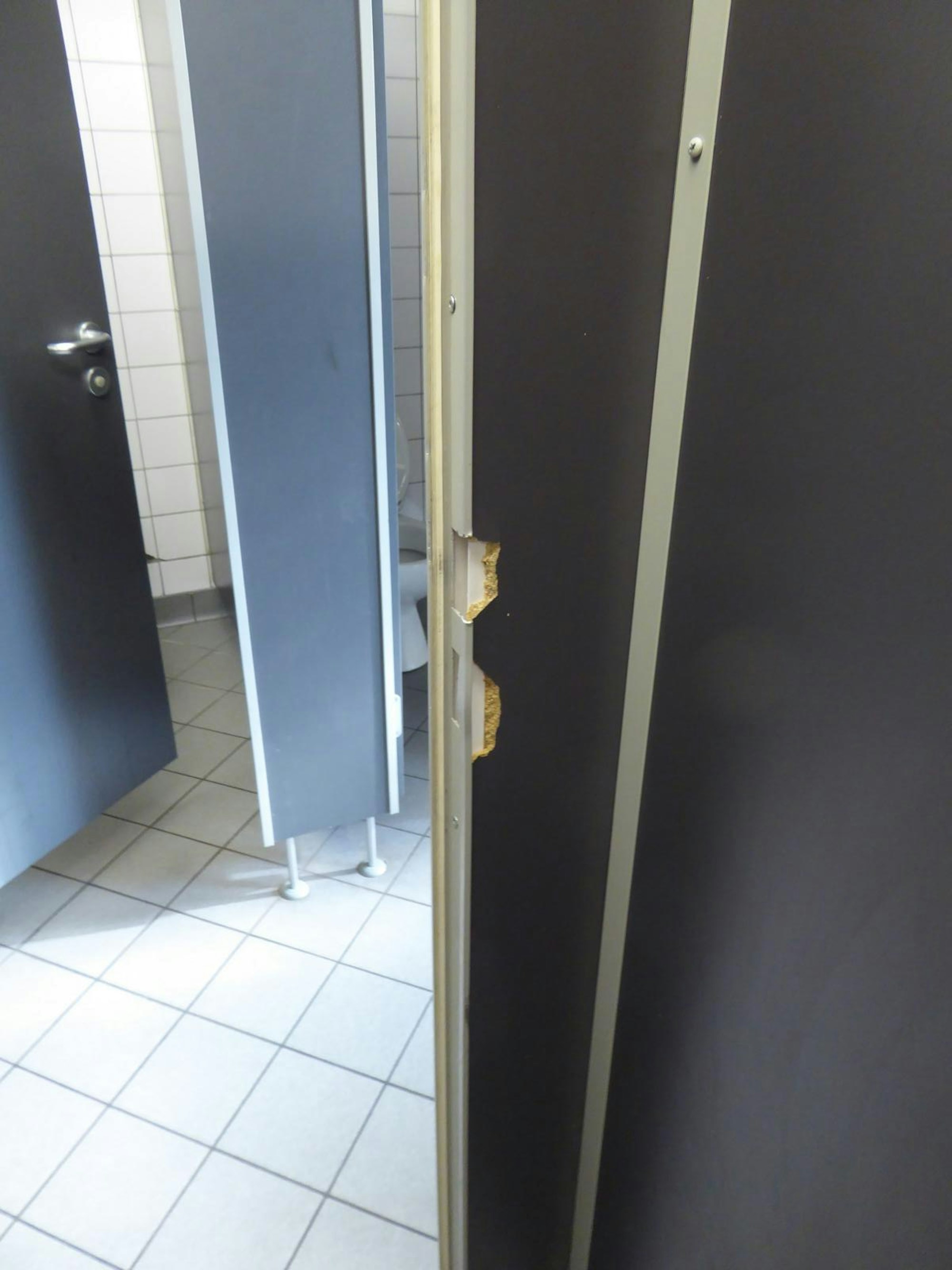 K1600_Schließung herausgebrochen