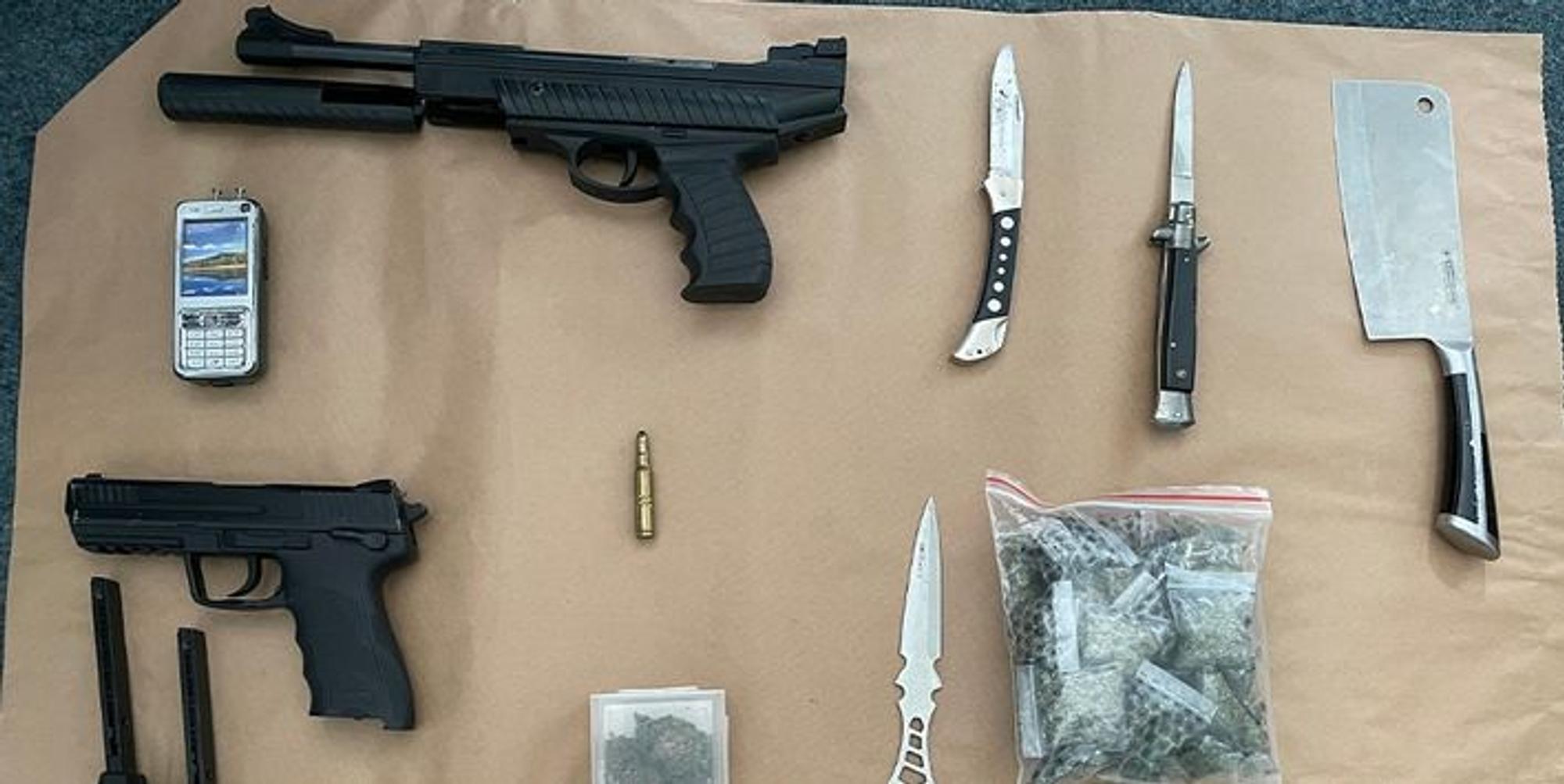 pol-k-210506-2-k-durchsuchungen-bet-ubungsmittel-waffen-und-auto-sichergestellt