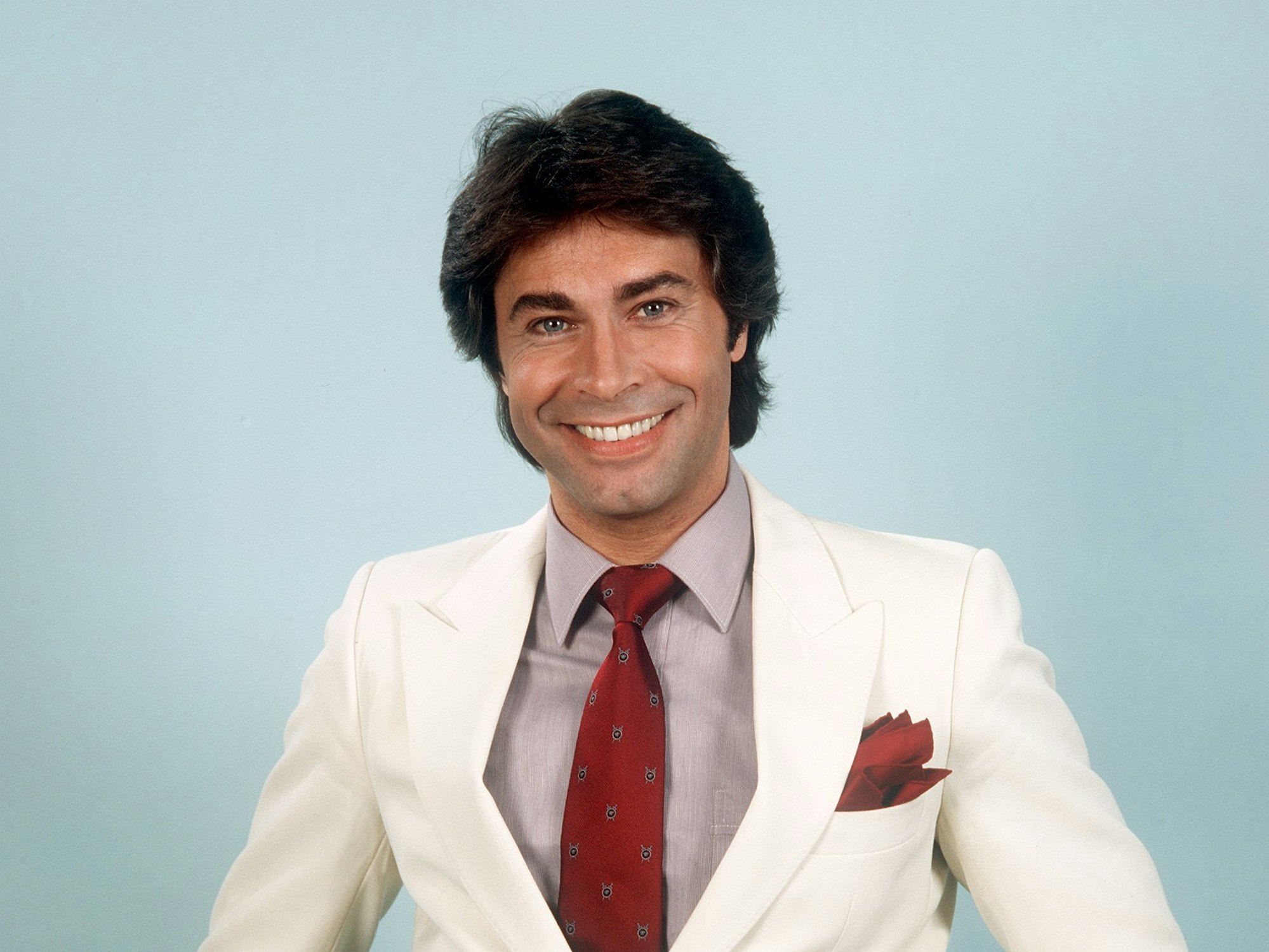 Im weißen Anzug: So kannten und liebten Millionen Fans Roy Black (Archivfoto vom 11. April 1981). Der Schlagerstar verstarb am 9. Oktober 1991.