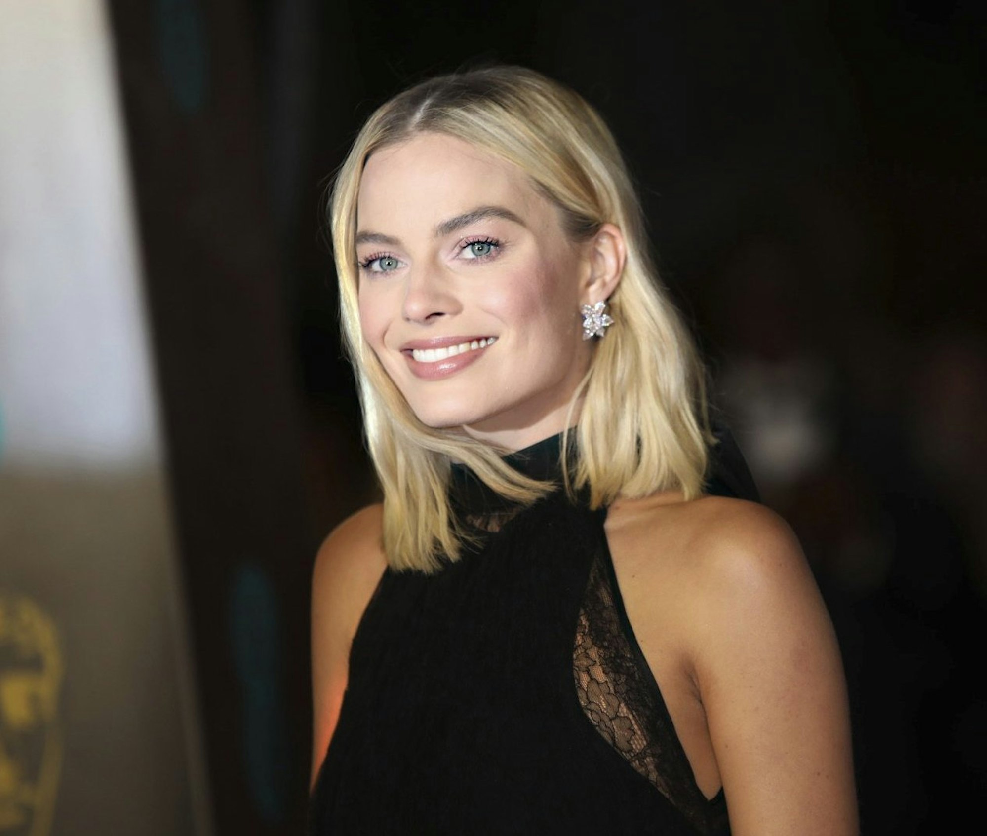 pressly-doppel margot robbie