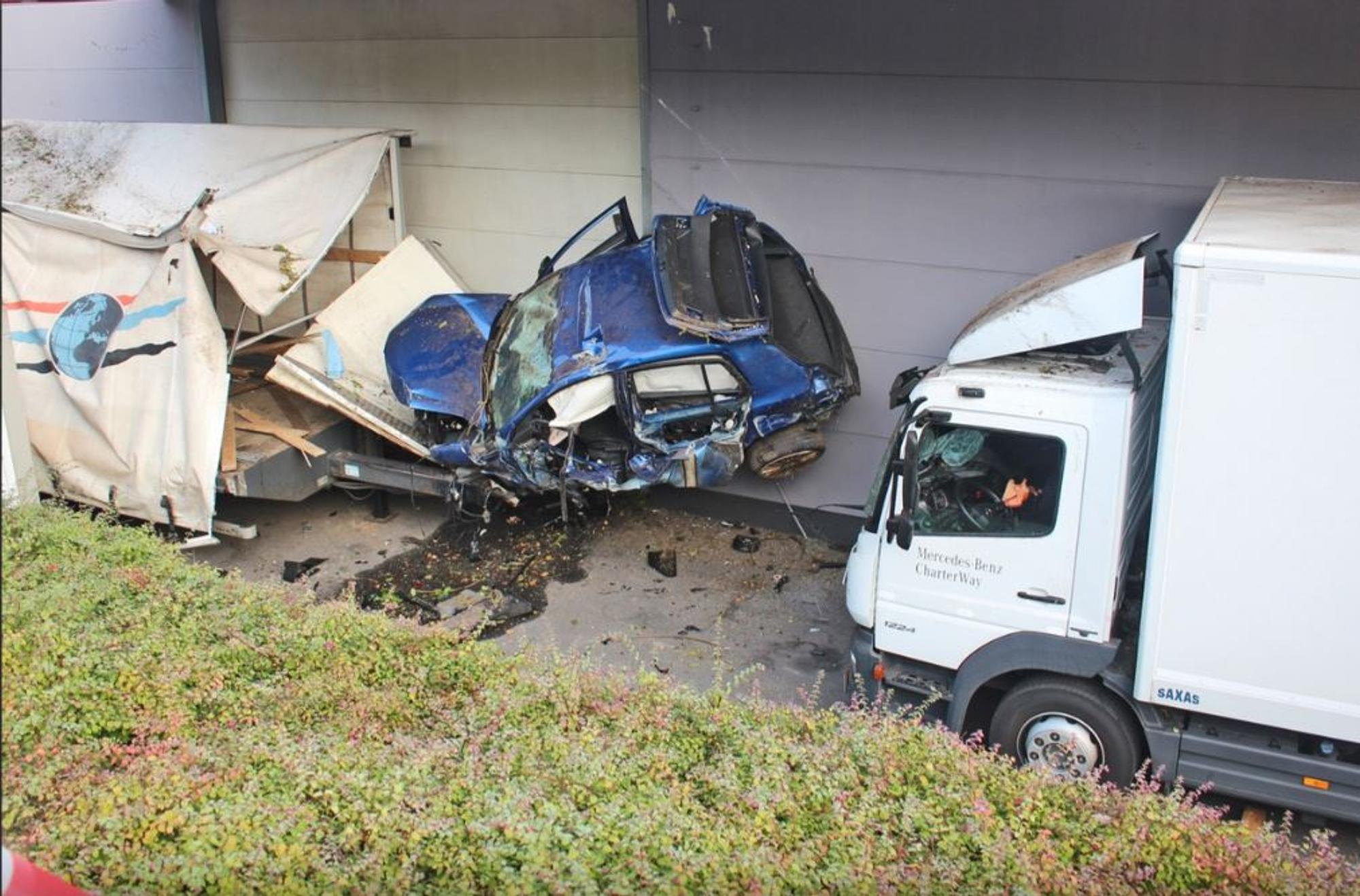 Unfall_Velbert_Golf
