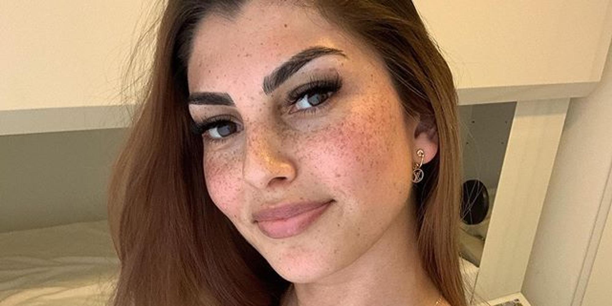 Yeliz Koc Selfie