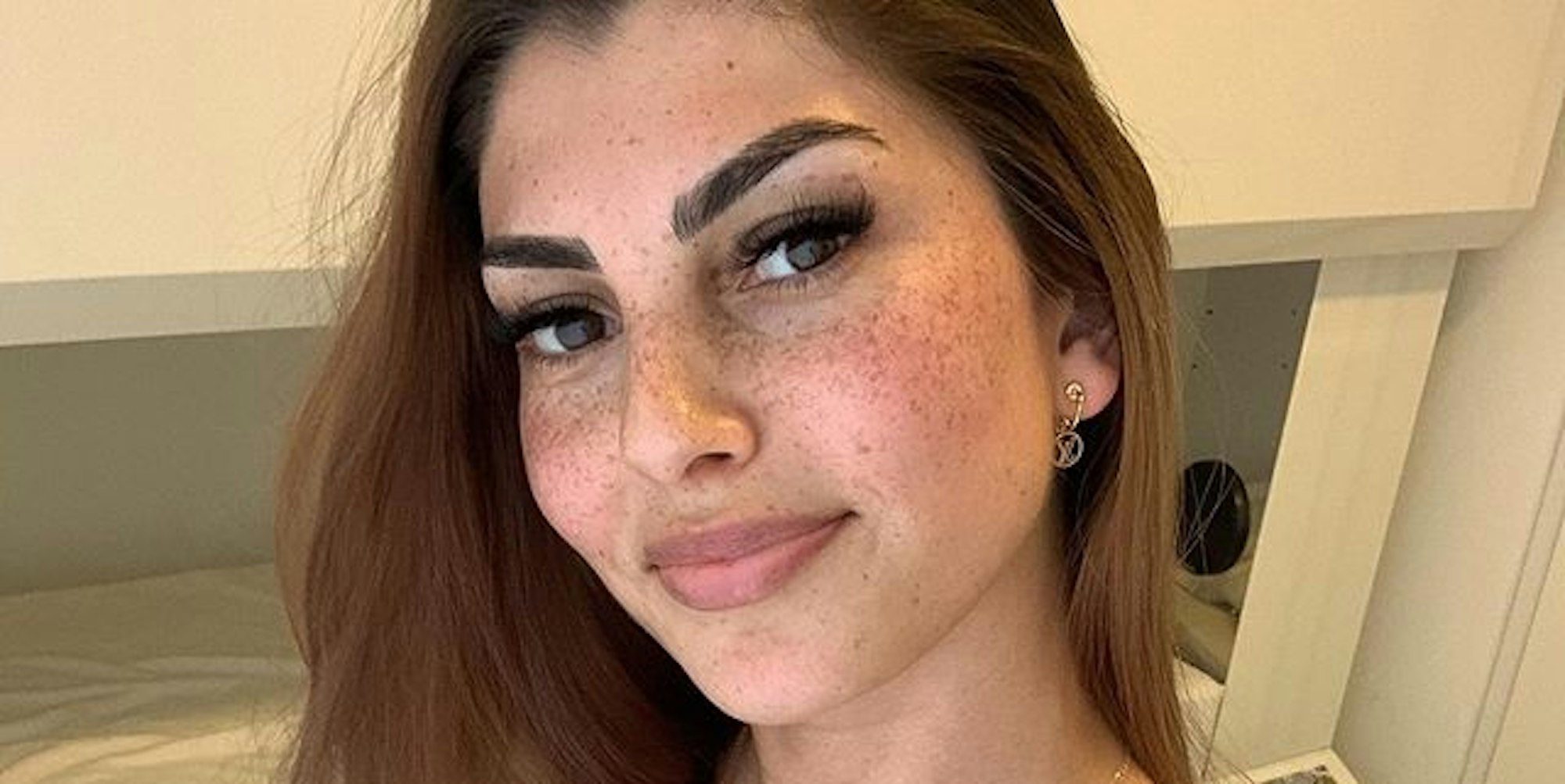 Yeliz Koc Selfie