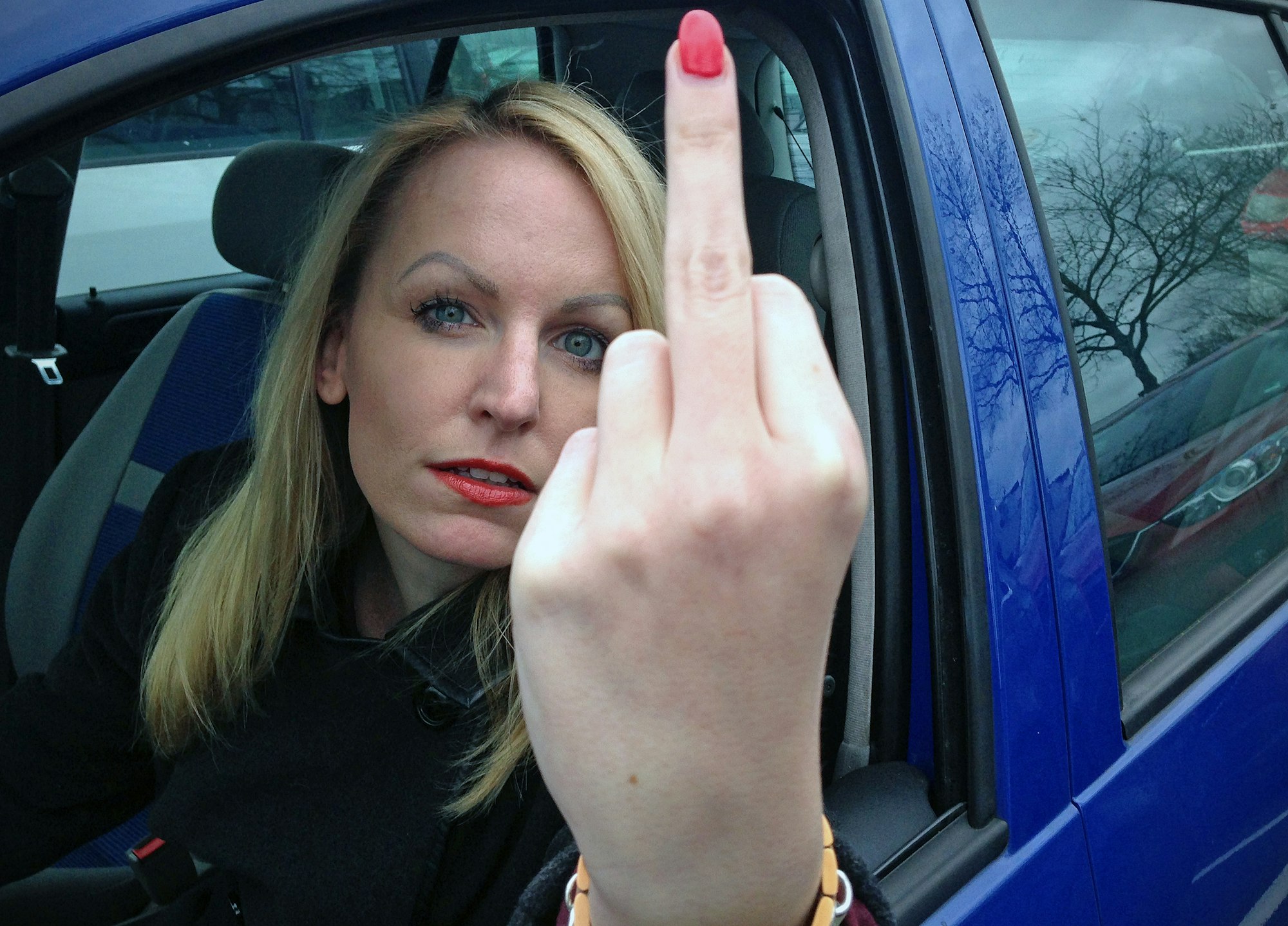 06Gesten Mittelfinger1