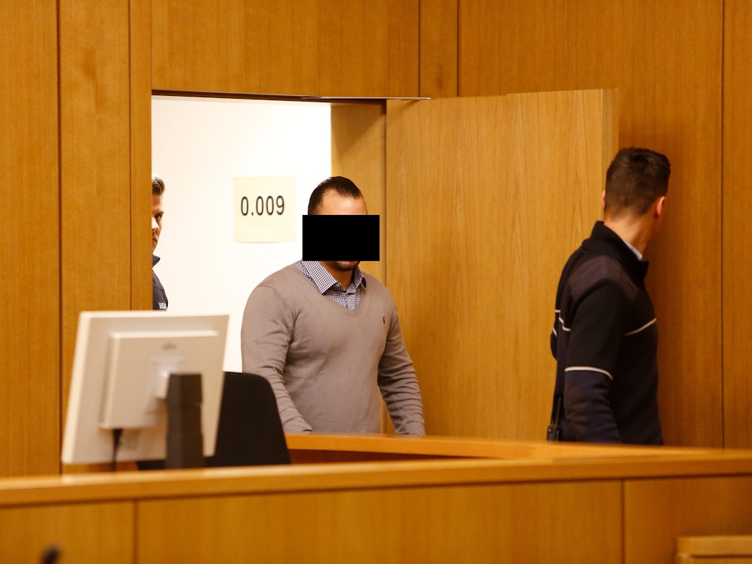 01K 06_71-93988430_ori