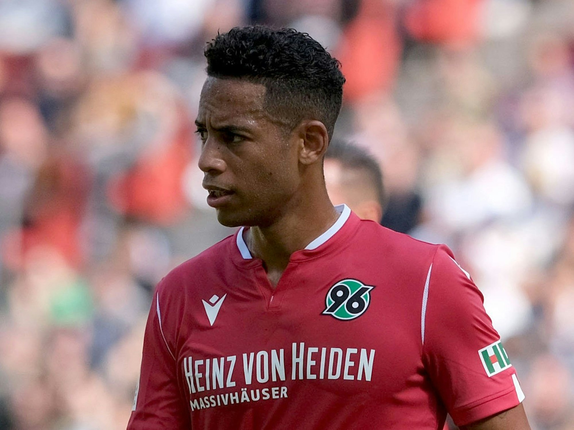 Dennis Aogo im Trikot von Hannover 96
