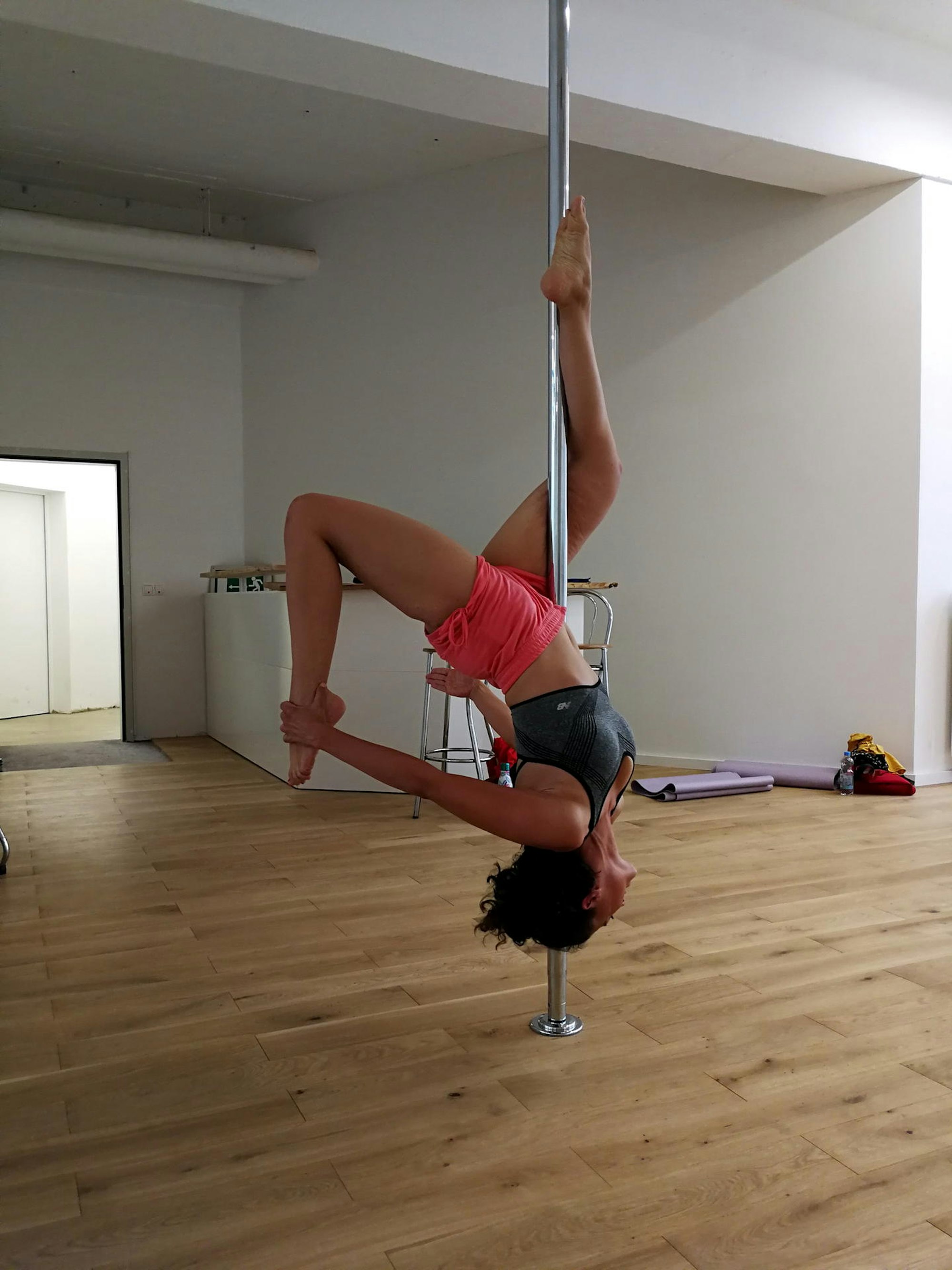 Liza_Tzschirner_Poledance