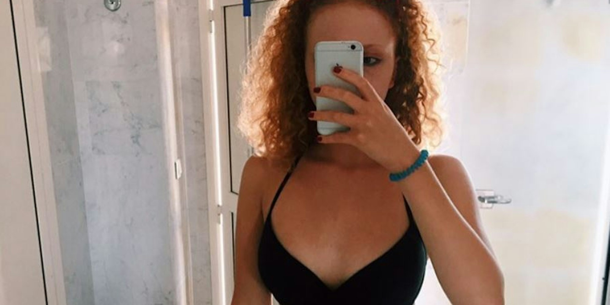 Anna_ermakova_Selfie_bikini