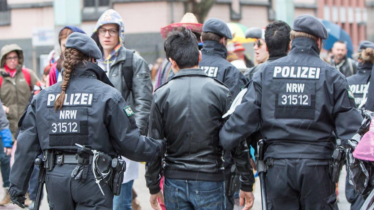 Polizei_Köln_Festnahme_Symbol_23022020