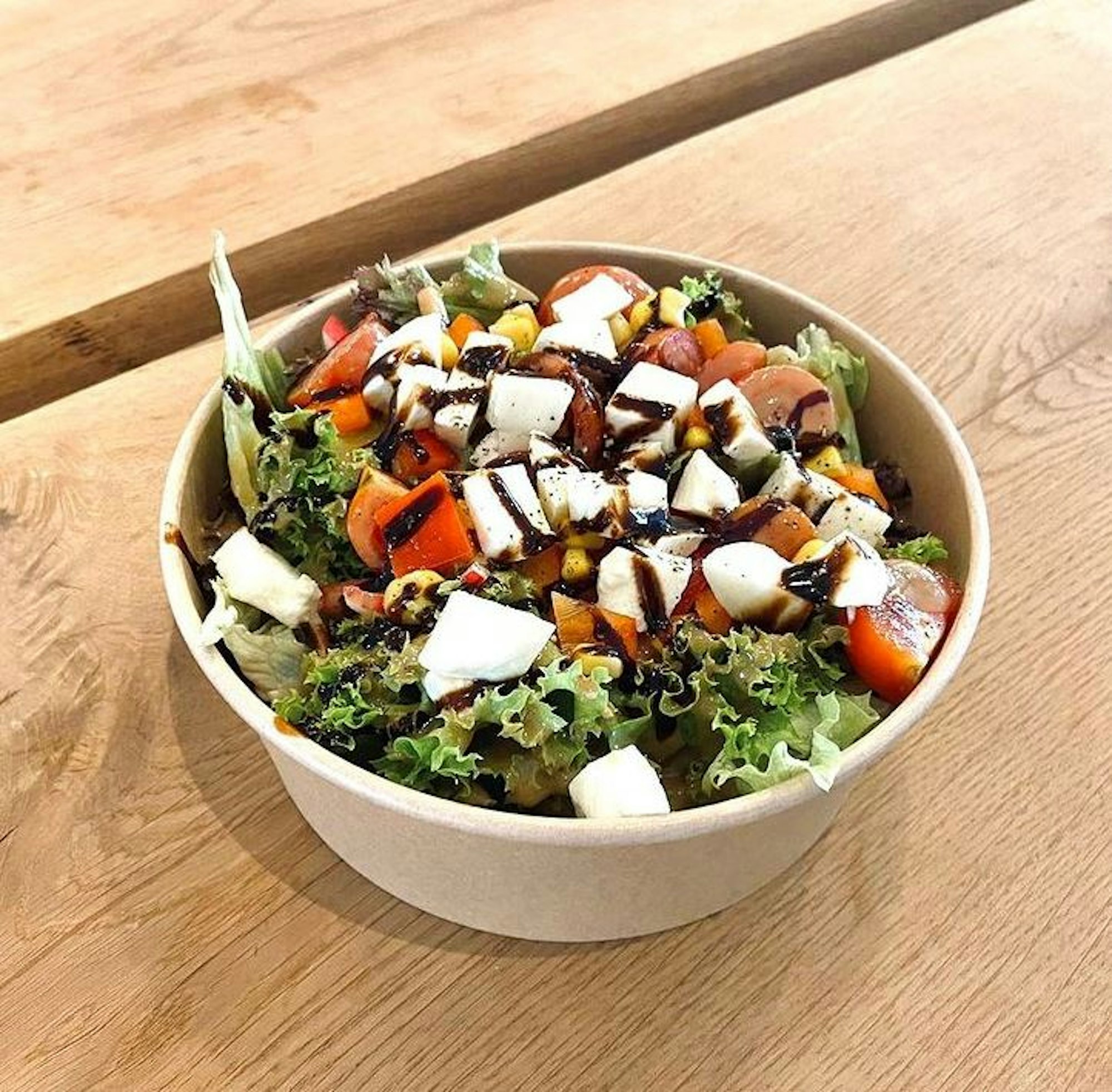 Einer der frischen Salate aus dem Café Gretchen