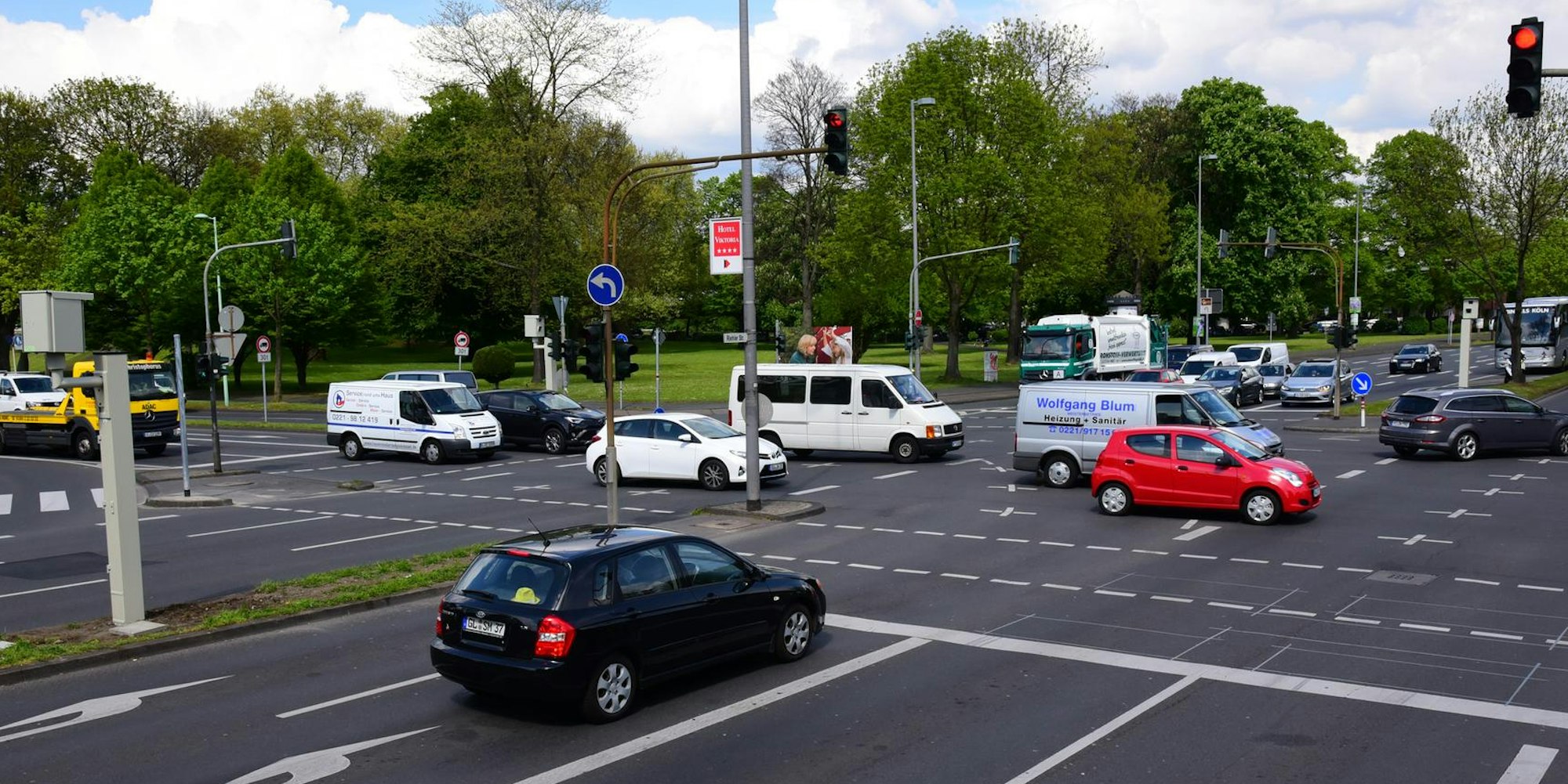 01KBO_32_71-115786360_ori