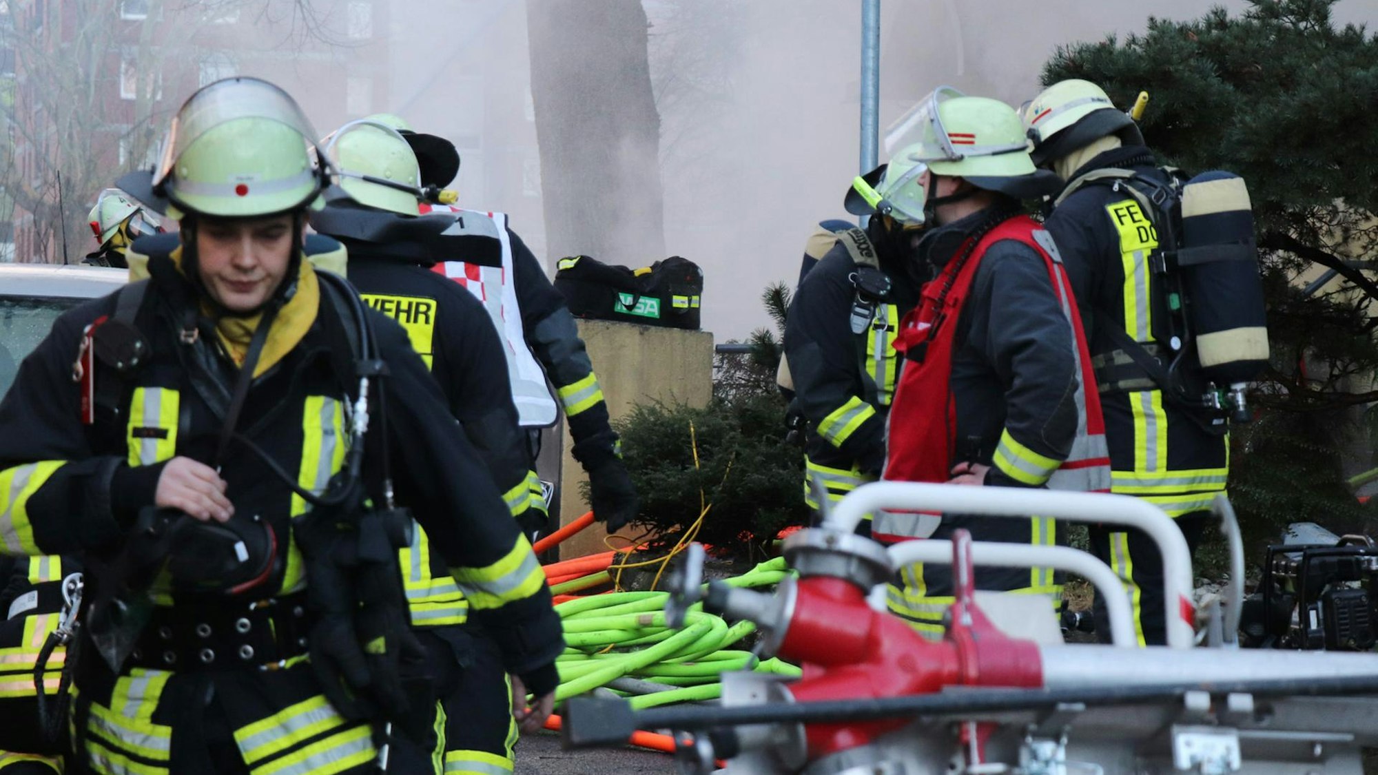 Feuerwehrmänner bei einem Einsatz