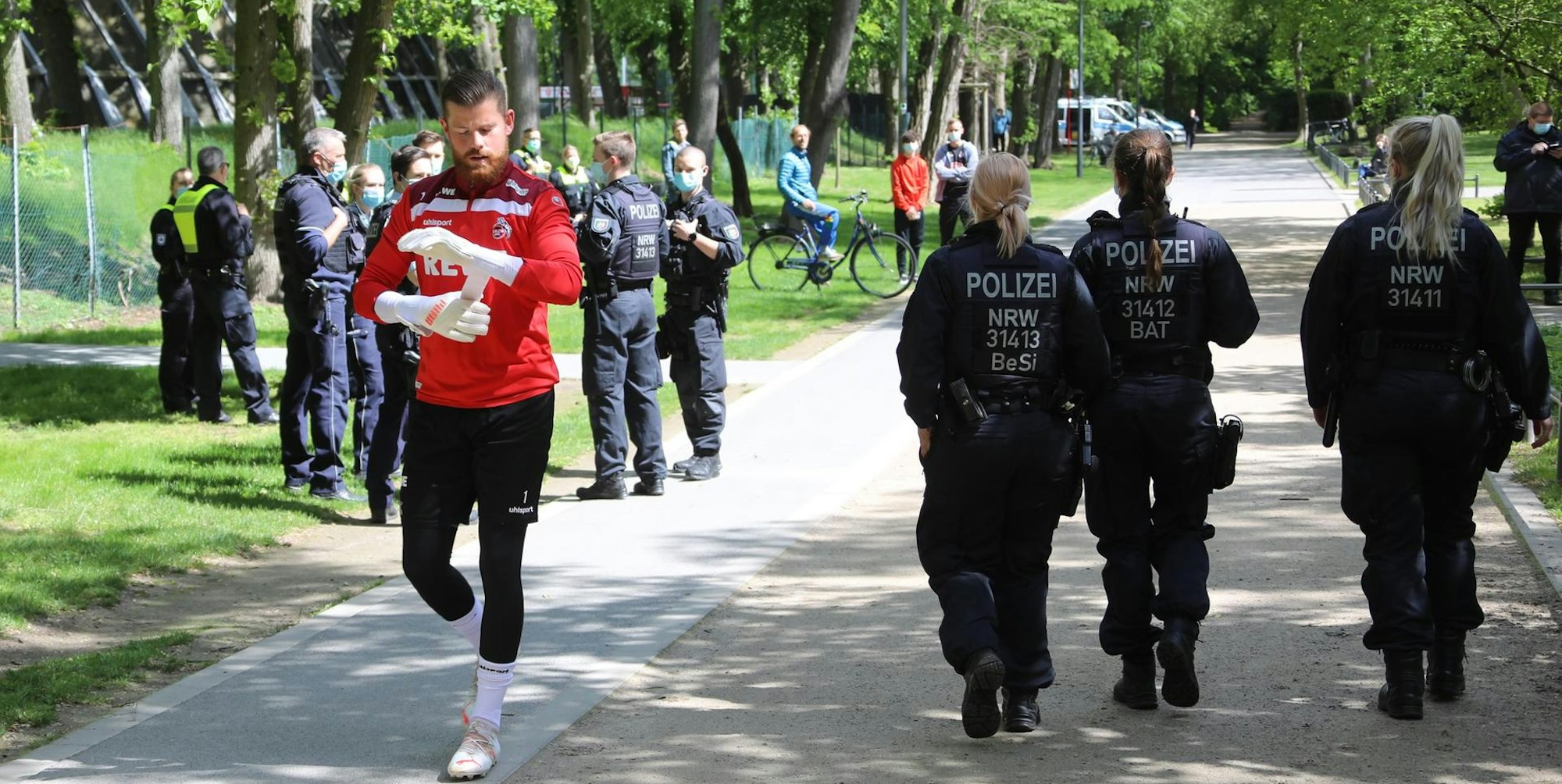 3E0B0024-0C71-4F69-A298-EDE40E842D49