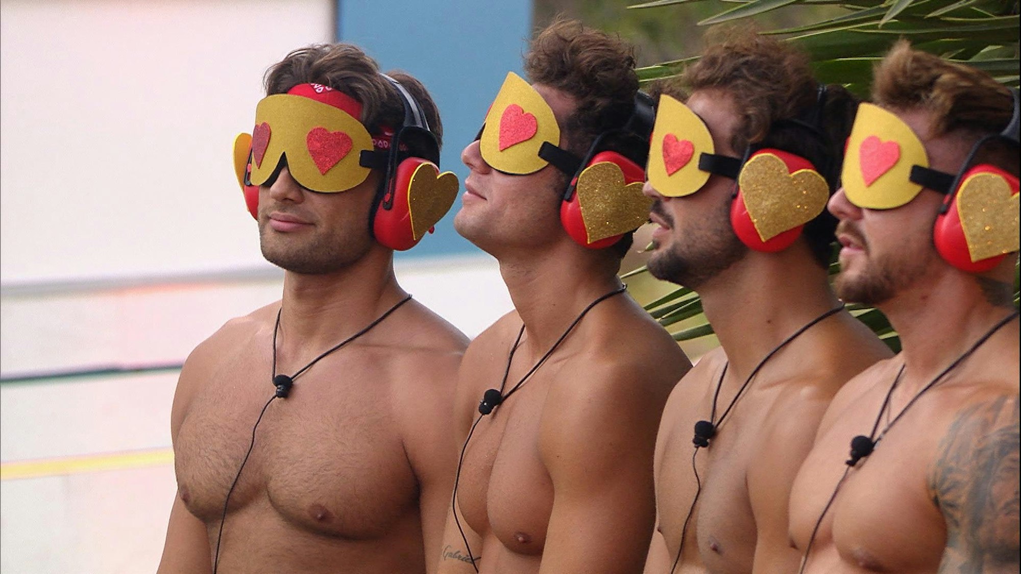 rtl2-loveisland-13-challenge-kussfest-09