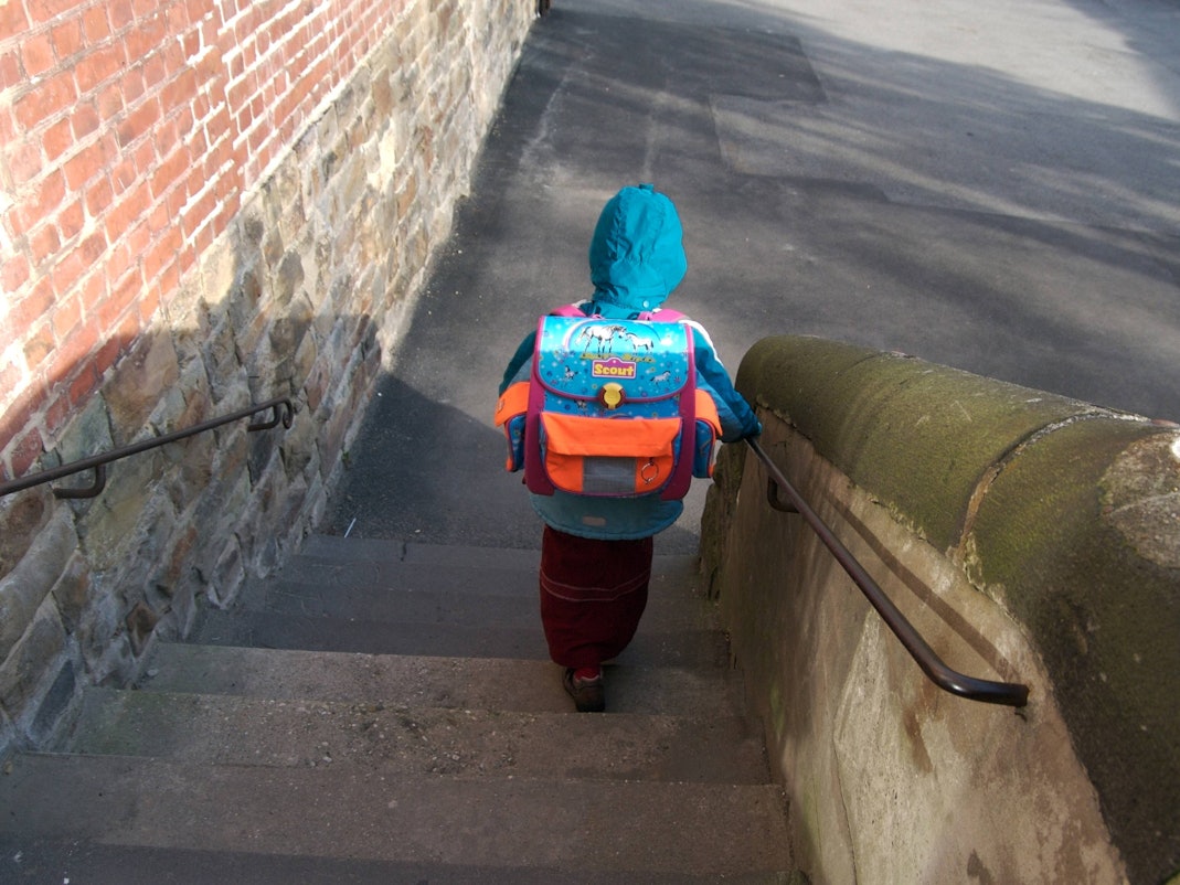 Kind allein Schulweg