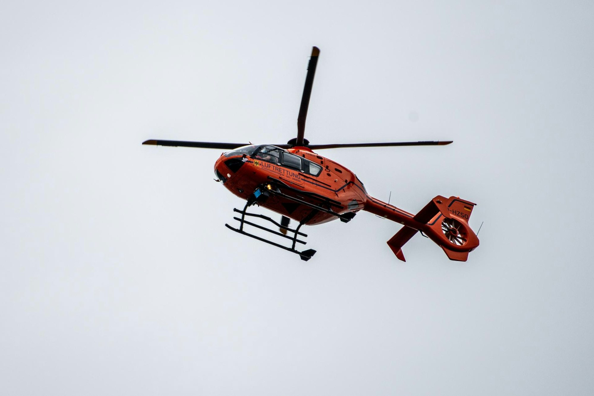 20200613-UWE-PersonImRhein-002