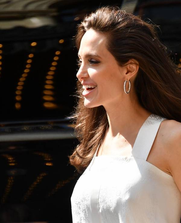 Angelina_Jolie_lacht