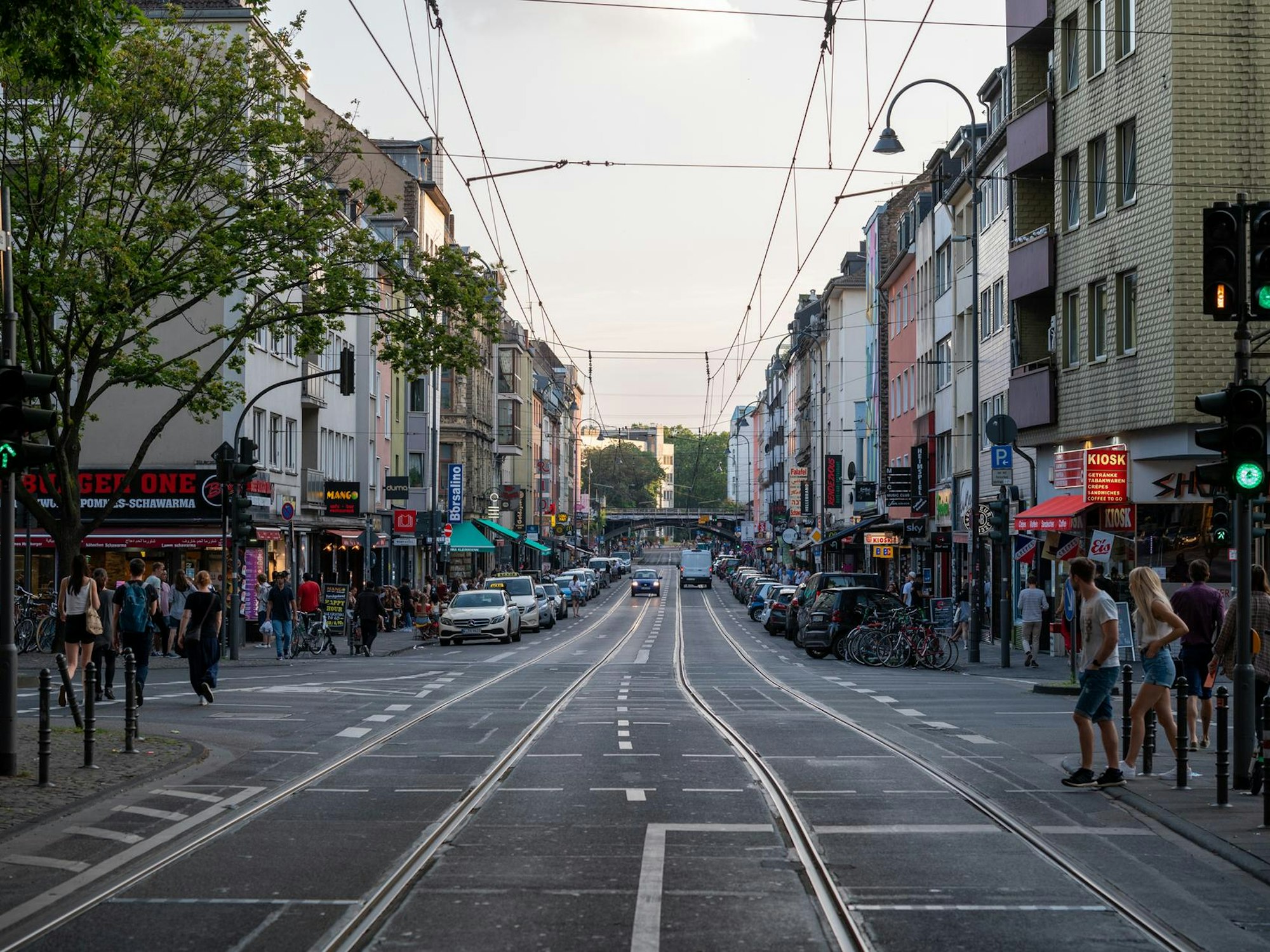 Blick auf die Zülpicher Straße in Köln.