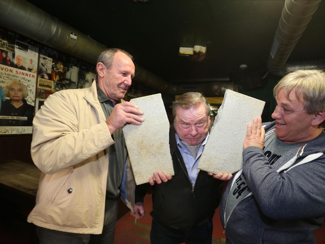 01K___19_71-97838113_ori