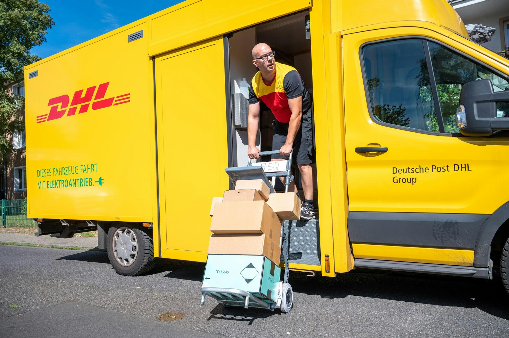 20200819-UWE-DHLPaketbote-007
