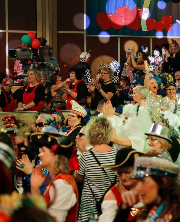 Jecke Wieve bei ZDF-Mädchensitzung