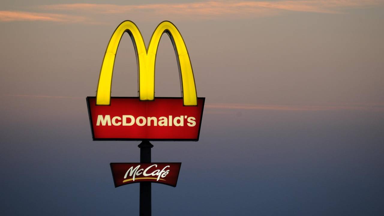 Insgesamt beteiligen sich zehn Filialen in Deutschland an dem Pfand-Test. Unser undatiertes Symbolfoto zeigt ein McDonald's-Logo.