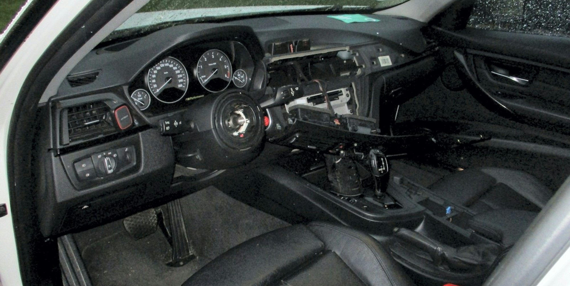 ausgeschlachteter BMW.jpghell