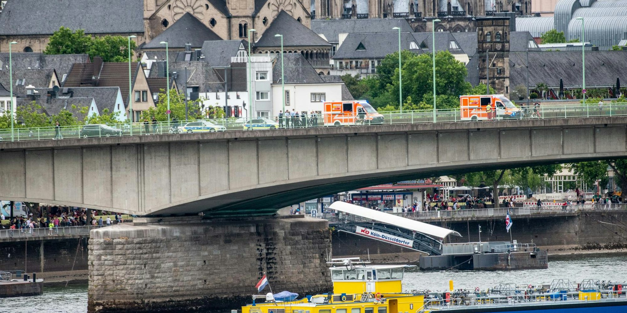 20200613-UWE-PersonImRhein-001