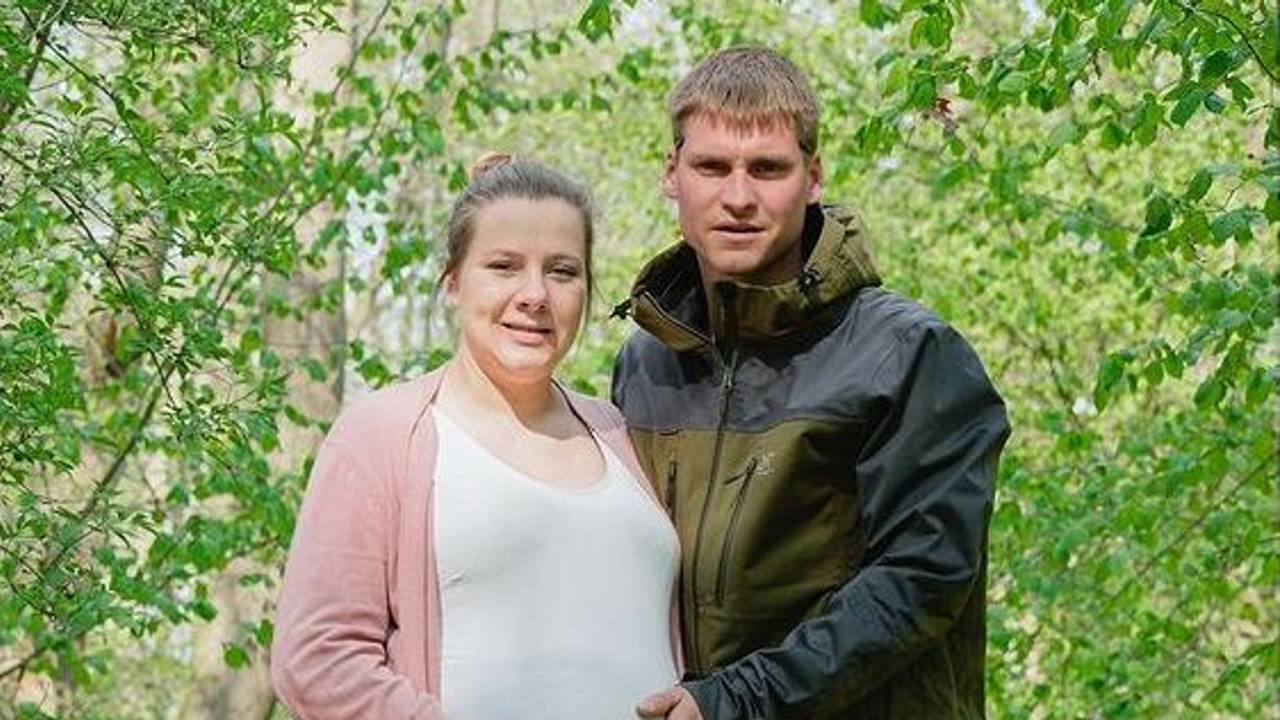 Sarafina und Peter Wollny haben dieses Foto am 10. Mai 2021 auf Instagram gepostet. Damals war Sarafina noch mit den Zwillingen Casey und Emory schwanger.