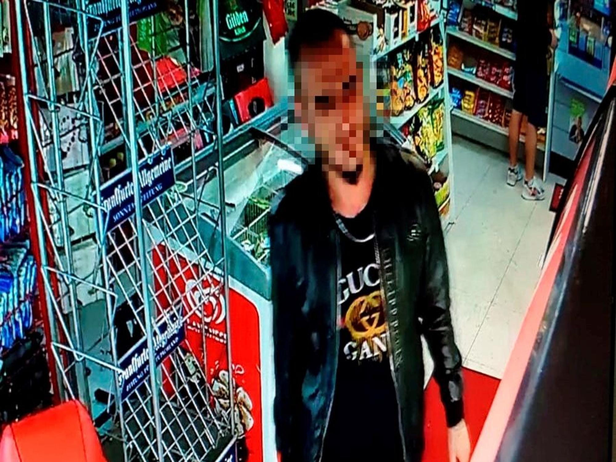 Aufnahme einer Sicherheitskamera in einem Kiosk.