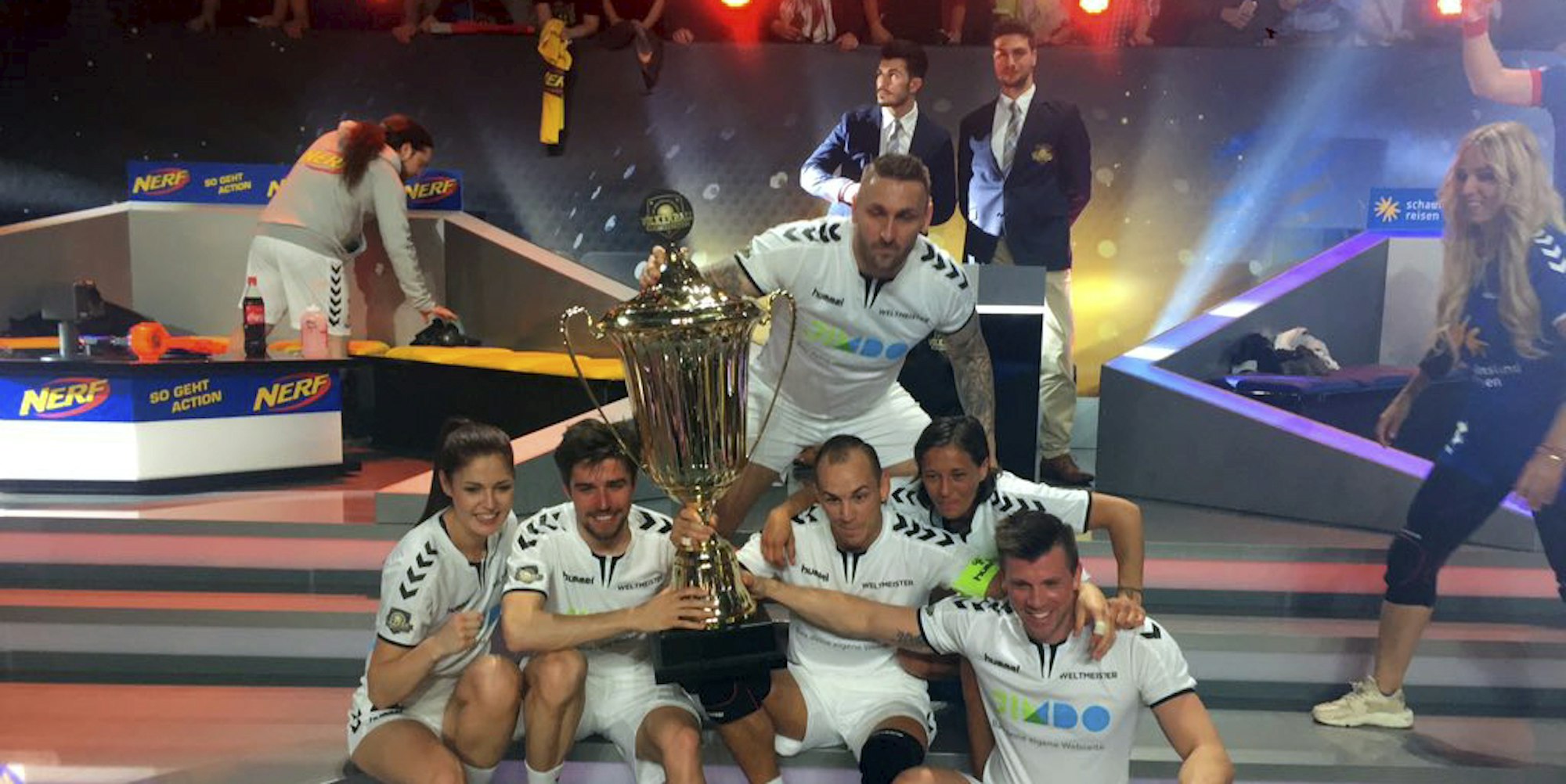 C8XM9aZXgAAAbap.jpg-large