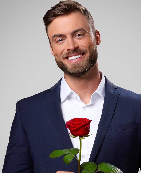 Niko Griesert verteilte bei „Der Bachelor“ 2021 die Rosen.