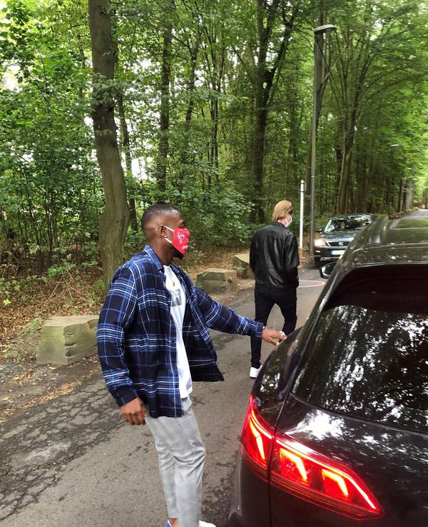 Streli Mamba weg