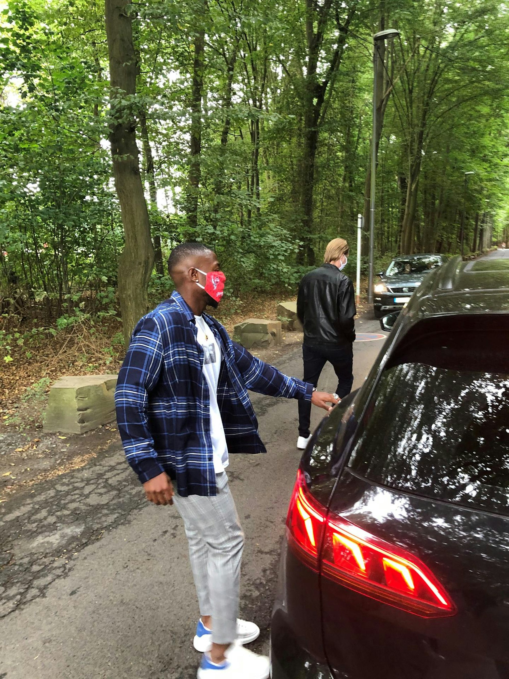 Streli Mamba weg