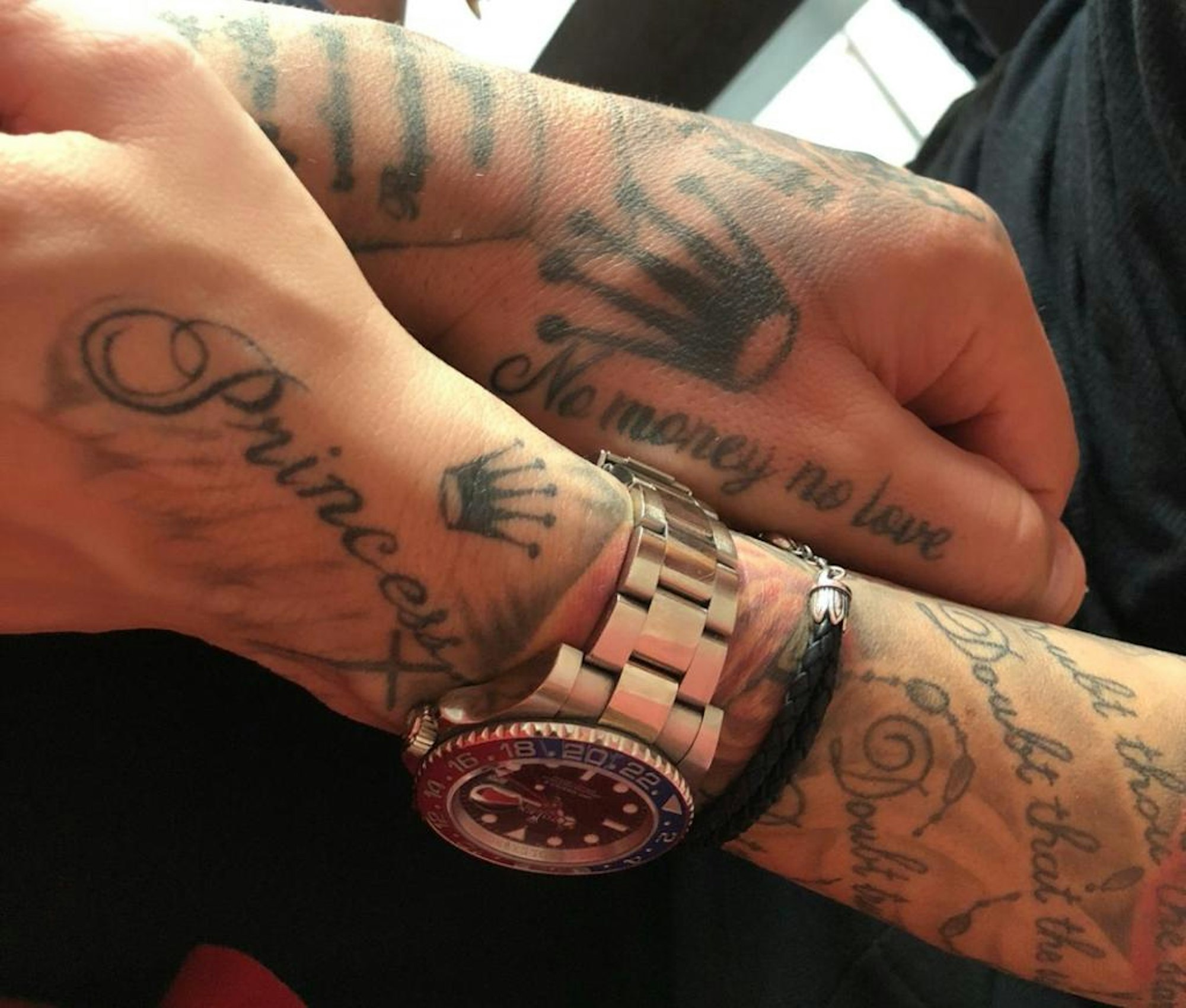 Cora_Schumacher_und_Lenox_Haende