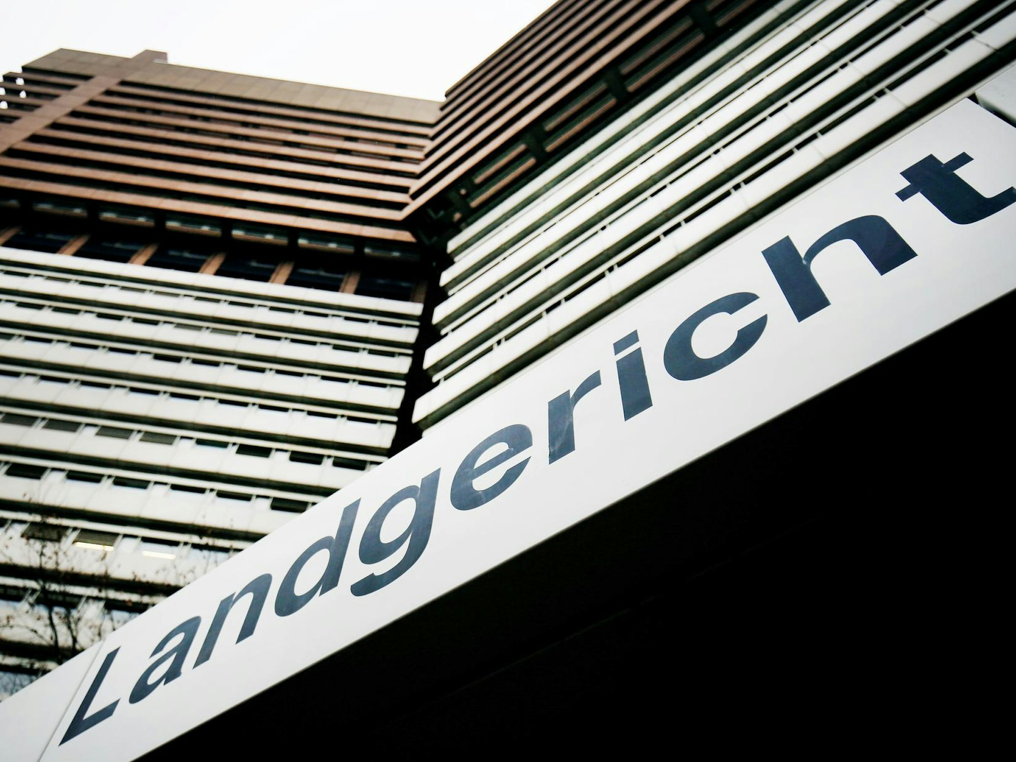 Das Gebäude des Kölner Landgerichts von außen.