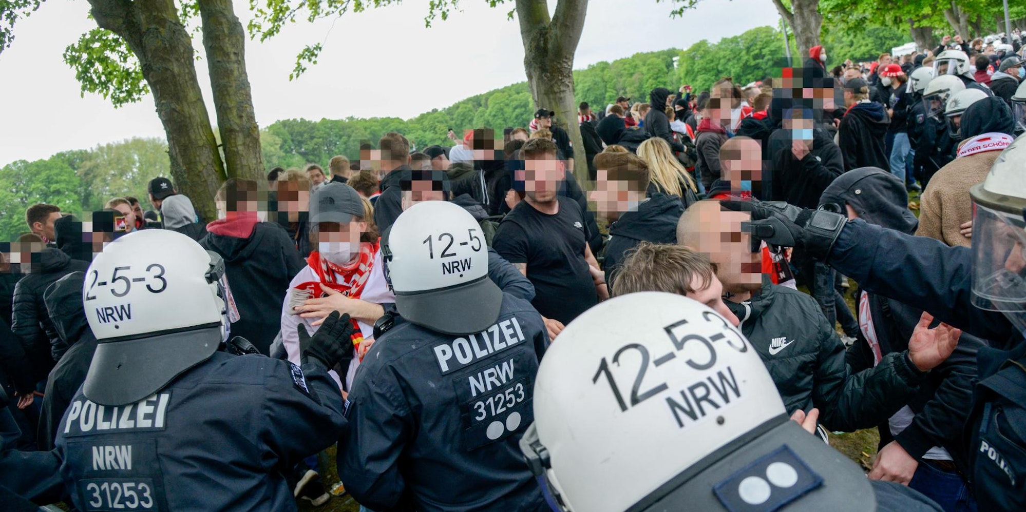 5467E59E-61AA-454C-9572-C6BE260BBB49