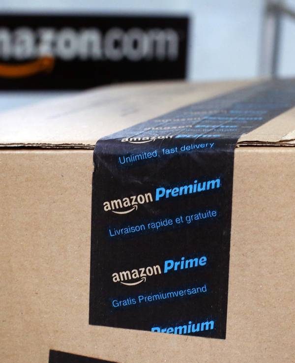 Eine Paket-Lieferung von Amazon.