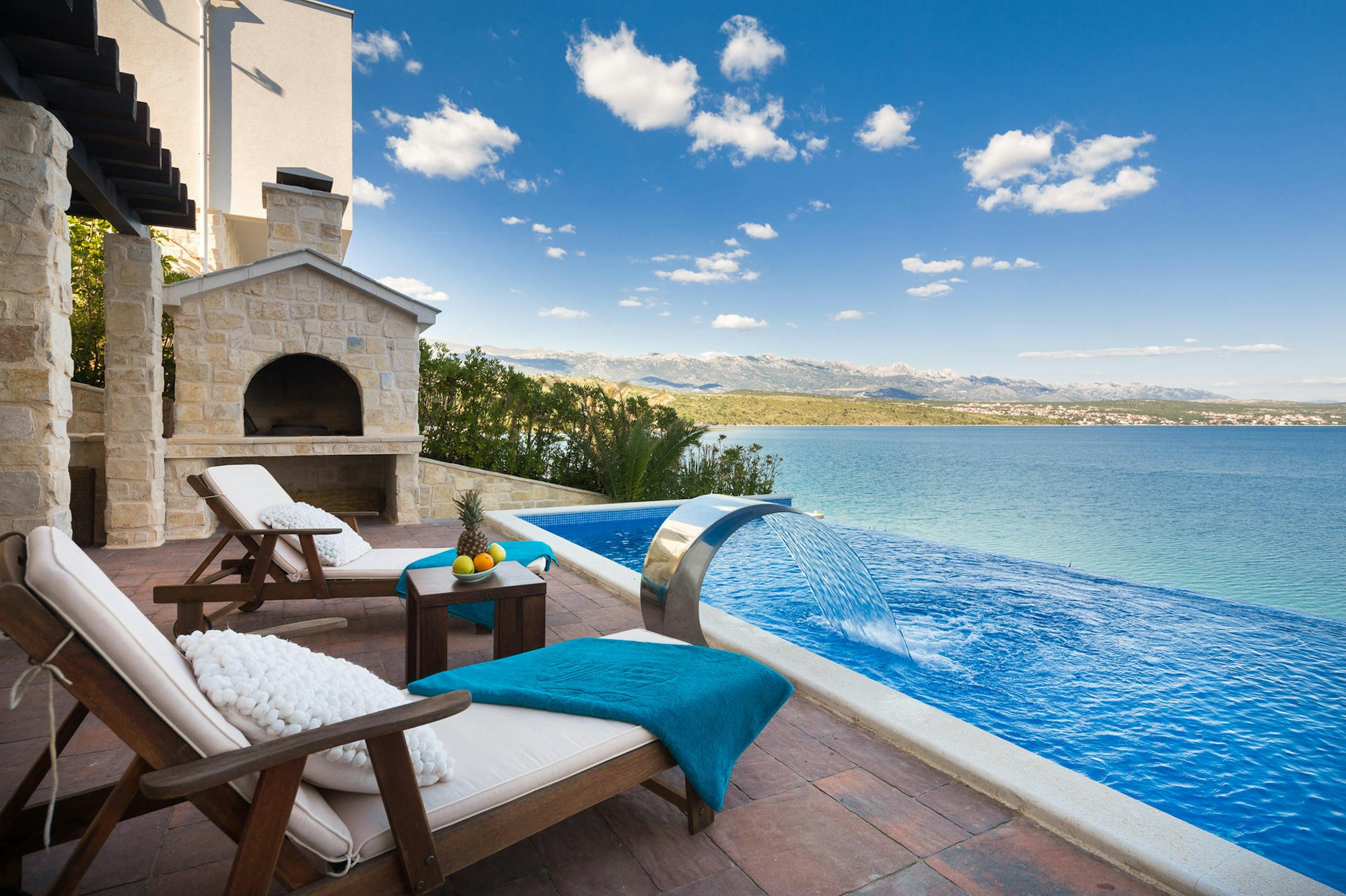 Airbnb_Cathy_Hummels_Villa_CaMa_1