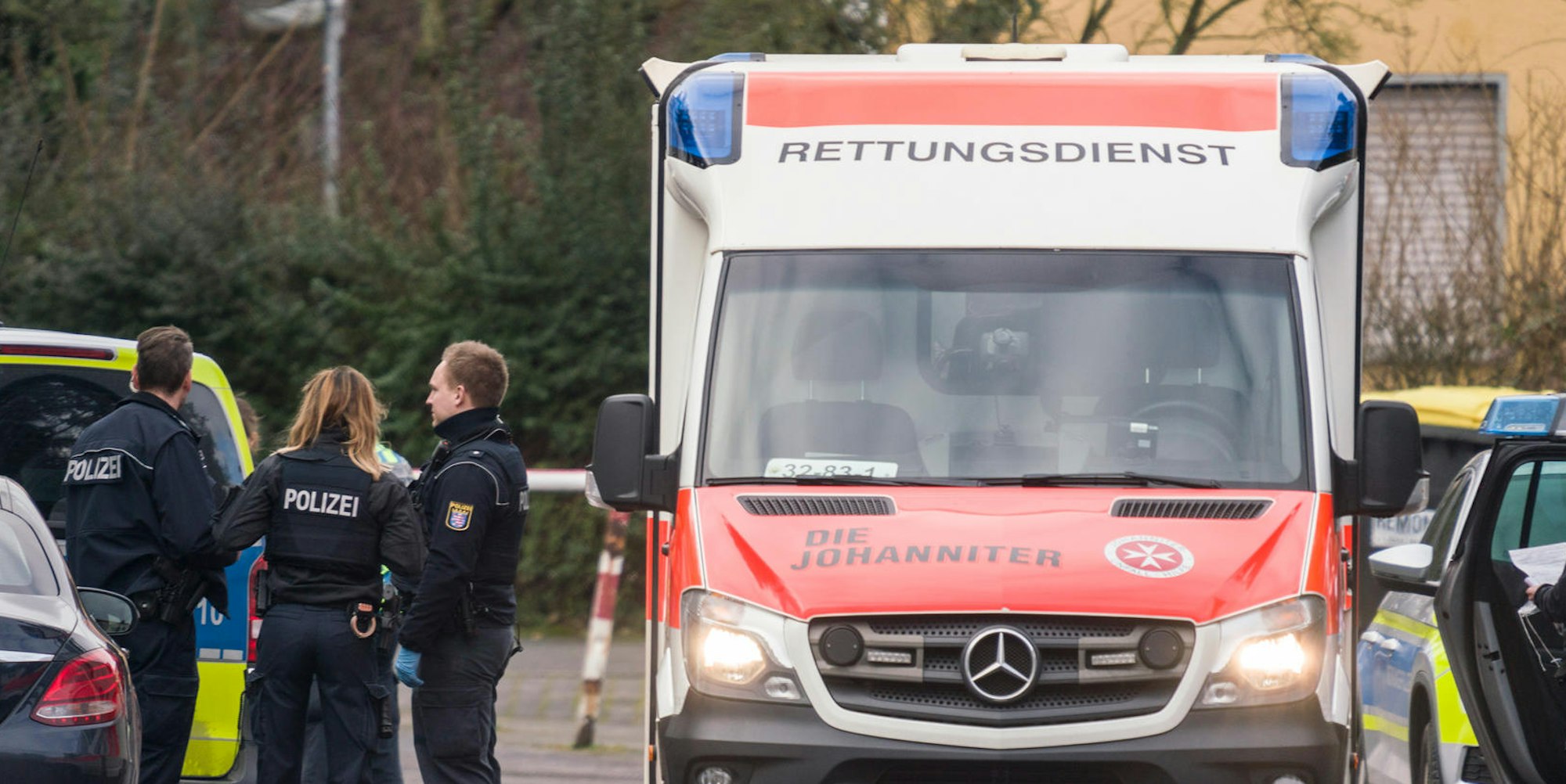 rettungswagen polizei