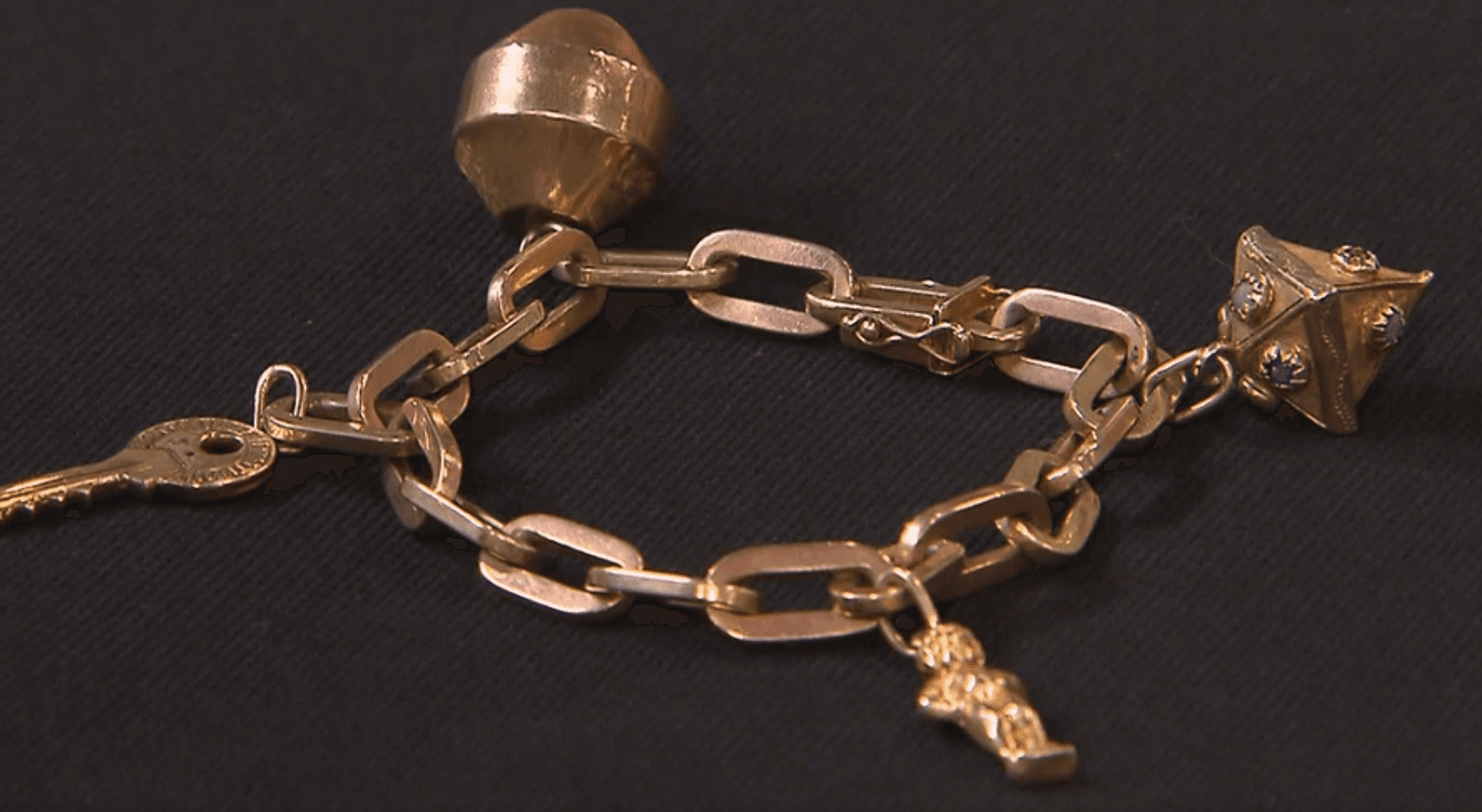 ZDF_Bettelarmband_BaresfürRares