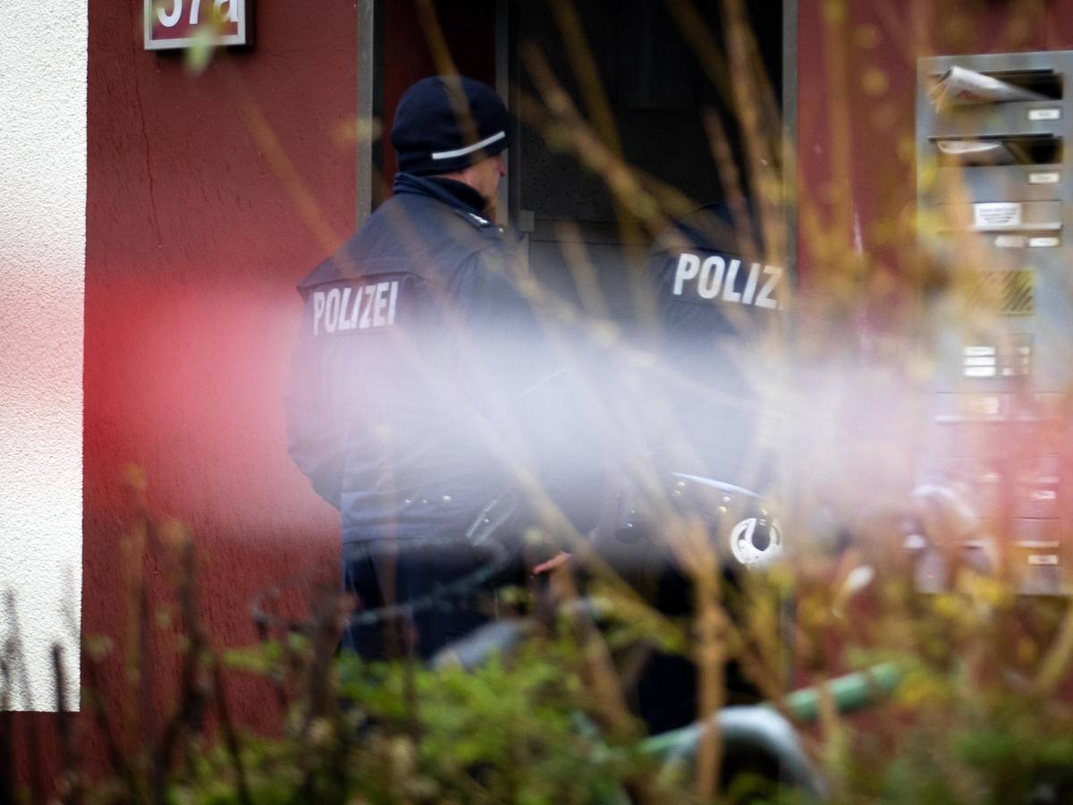 In der Wohnung machte die Polizei (hier ein Archivfoto von einem Einsatz) eine schreckliche Entdeckung.