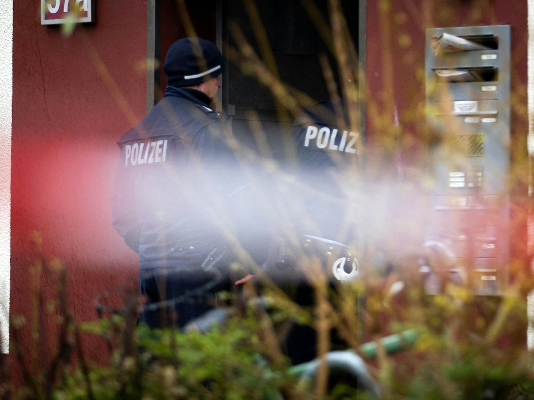 In der Wohnung machte die Polizei (hier ein Archivfoto von einem Einsatz) eine schreckliche Entdeckung.